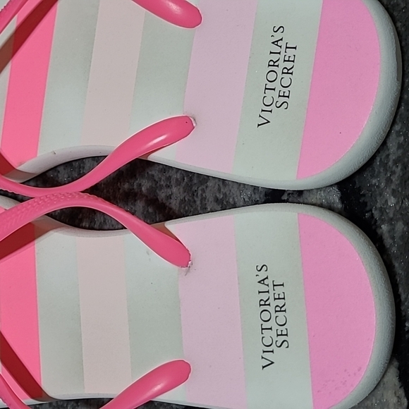 VICTORIA SECRET LOGO SIGNATURE STRIPES FLIP FLOPS SANDALS - Picture 2 of 11
